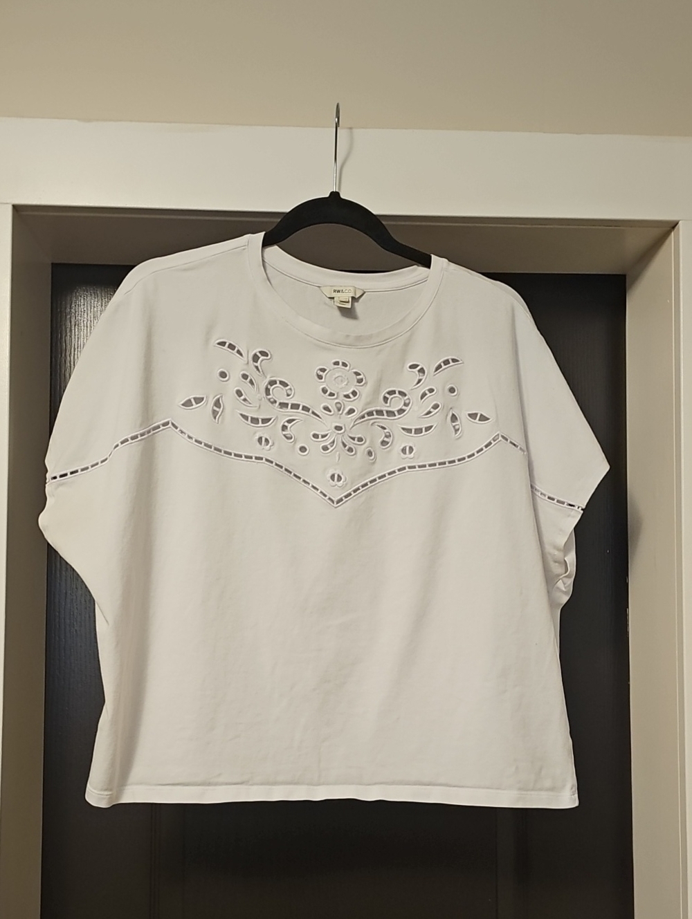 RW&CO. White Short Sleeve Top with Cutout Embroidery